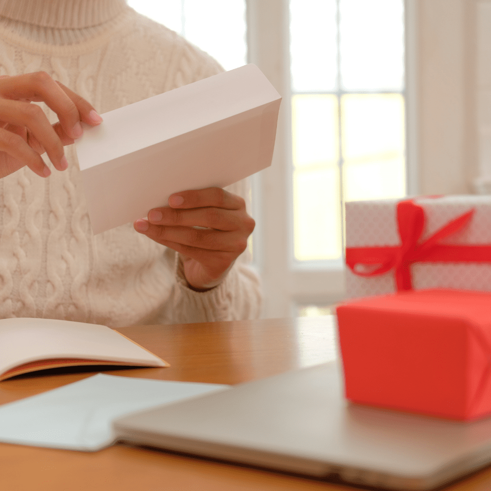 Gửi Gắm Yêu Thương Qua Những Lá Thư Gia Đình buc thu noi trao yeu thuong 1