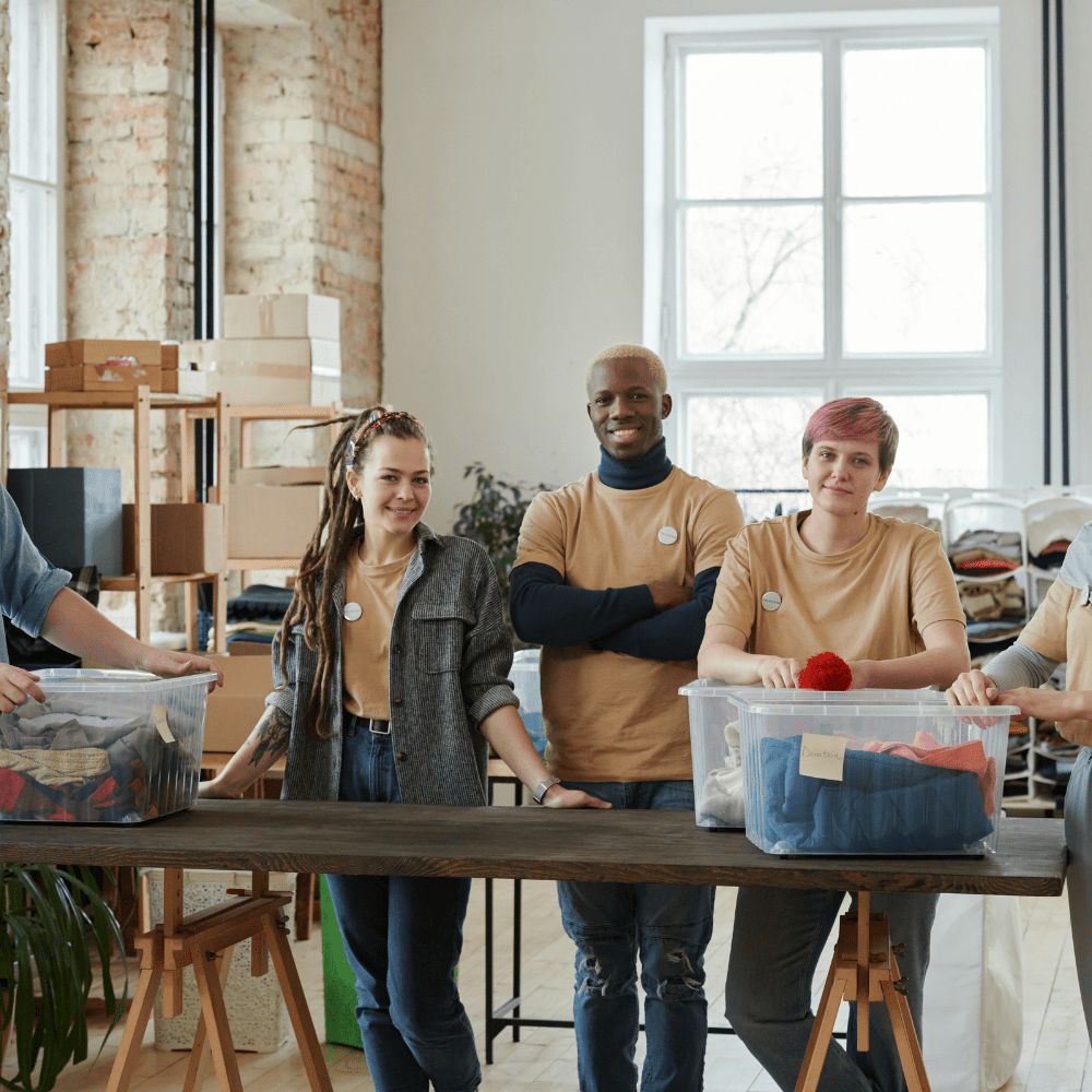 Giúp Đỡ Người Khác - Bí Quyết Cho Hạnh Phúc Của Bạn Và Gia Đình giup nguoi khac khi ban co the